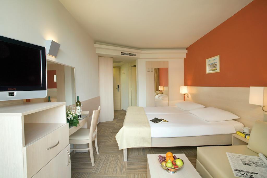 Sunny Porec By Valamar, Ex Crystal Luaran gambar