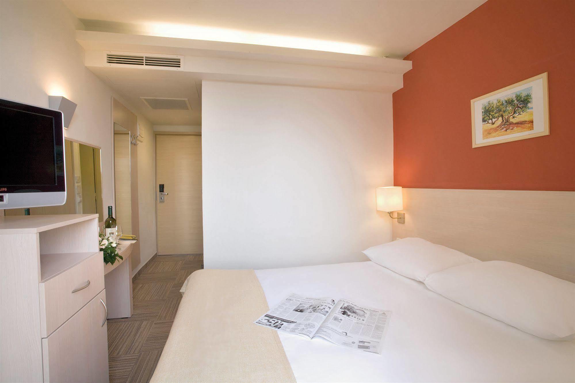 Sunny Porec By Valamar, Ex Crystal Luaran gambar